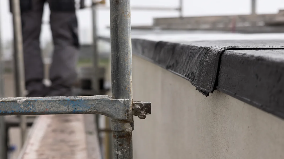 Stropodach urzędu przejdzie gruntowną modernizację. Umowa opiewa na 359 tys. zł