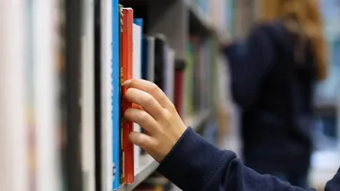 Owce, książka i twórcza zabawa - biblioteka zaprasza dzieci w Bolesławcu