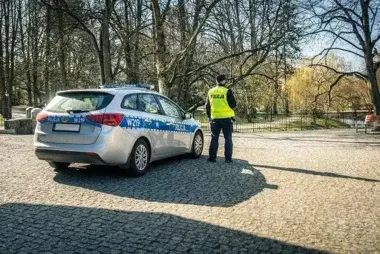Złodziej potrzebuje tylko chwili - policjanci z Bolesławca wskazują, co go zatrzymuje