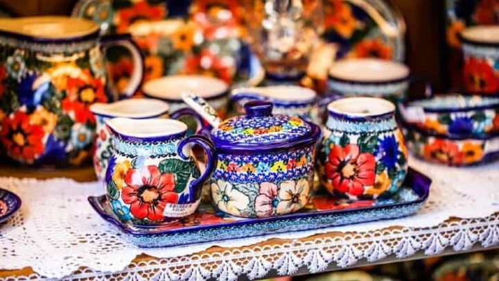 Grafika promocyjna wydarzenia Departure Graf: Bolesławiec Polish Pottery Festival — wyjazd na festiwal ceramiki