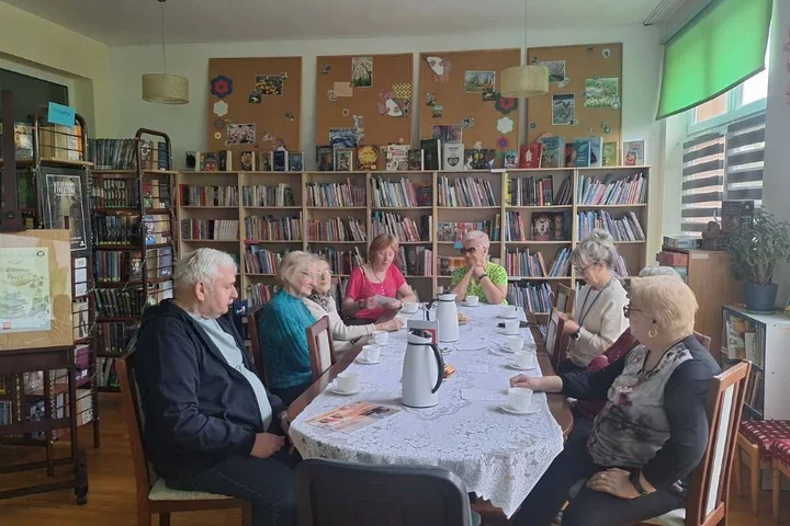 Maj w Klubie Miłośników Poezji pachniał ziołami i fraszką