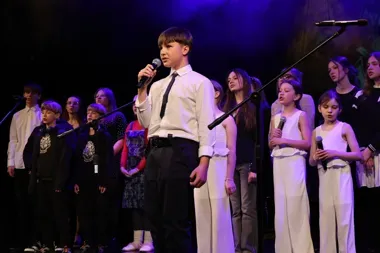 24:00 w MDK - młodzi z Bolesławca zatrzymali czas na scenie