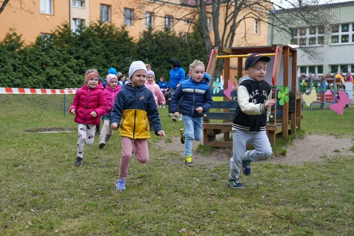 Przedszkolaki z „czwórki” pobiegły dla rówieśników z hospicjum