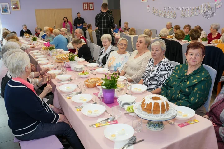 Przy wielkanocnym stole w Bolesławcu najważniejsze okazały się rozmowy i bliskość