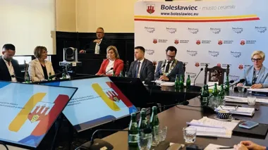 Bolesławiec rozważa połączenie gmin. W grę wchodzą miliony i darmowa komunikacja