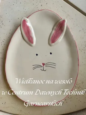 Wielkanocne warsztaty z gliną – rodzinne zajęcia w Centrum Dawnych Technik Garncarskich