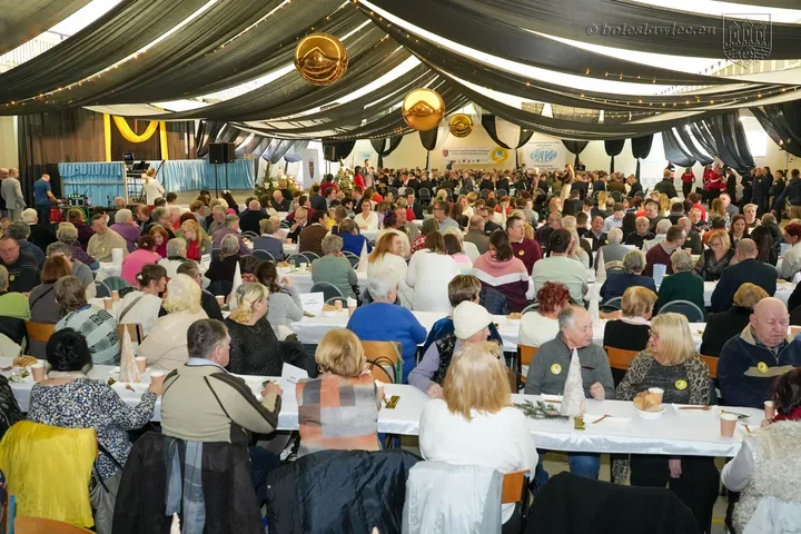 Świąteczne spotkanie przy opłatku - integracja osób z niepełnosprawnościami w Bolesławcu