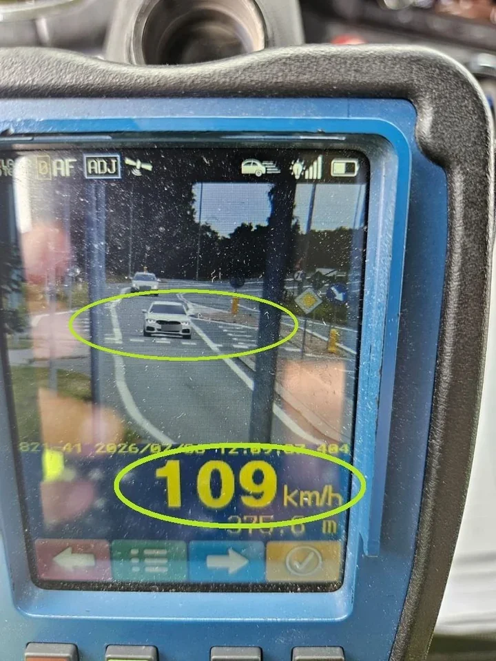 Prawie 110 km/h przy przejściu dla pieszych - kierowca stracił prawo jazdy