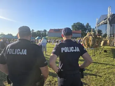 Nie tylko wieńce i muzyka. Policjanci z Bolesławca byli w Ocicach