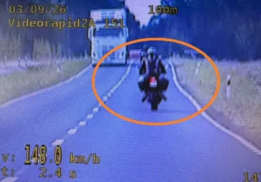 Motocyklista pędził blisko 150 km/h. Na trzy miesiące stracił prawo jazdy