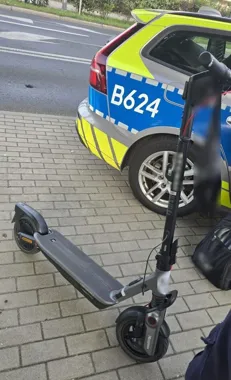 16-latek przewoził pasażera na hulajnodze. Pomiar wykazał 36 km/h