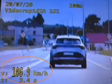 106 km/h w obszarze zabudowanym. Kierowca stracił prawo jazdy