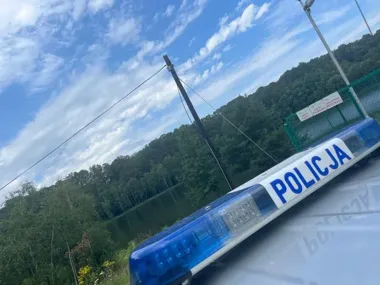 32 utonięcia w czerwcu - policja z Bolesławca wskazuje sposób zgłaszania zagrożeń