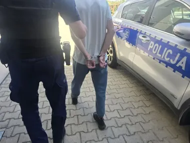 Dwa tygodnie po wyjściu z więzienia znów groził sąsiadom w powiecie bolesławieckim