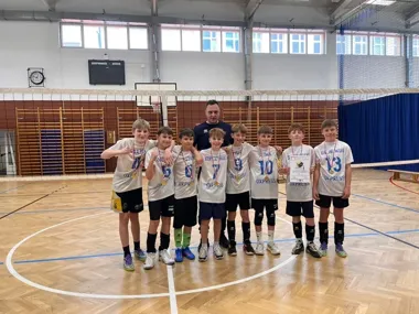 Bolesławiec i Kraśnik Dolny na czele minisiatkarskiej rywalizacji w Nowogrodźcu