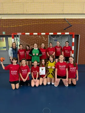 Bolesławieckie szczypiornistki wygrywają z Lubaniem i grają dalej